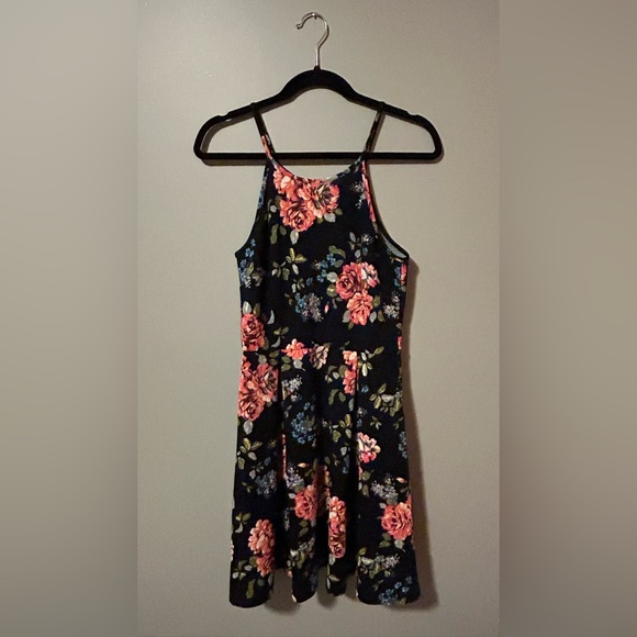 Soprano | Dress - Picture 2 of 4